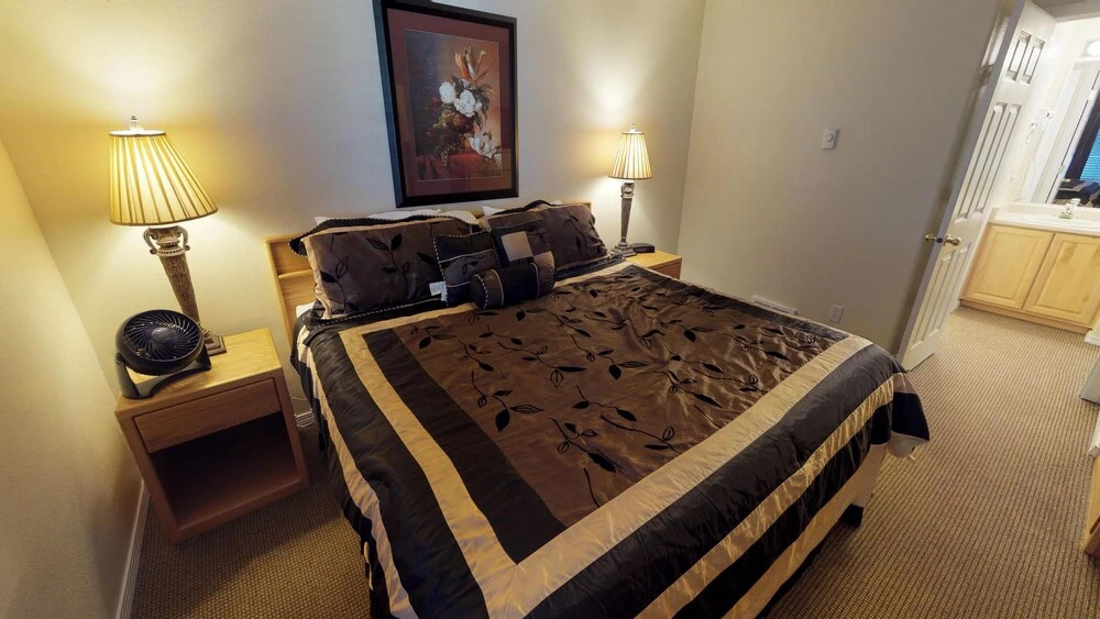 Waters Edge 402