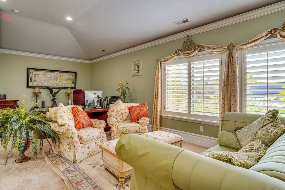 Elegant 6,300-sq-ft Family Home w/ Hot Tub in Orem