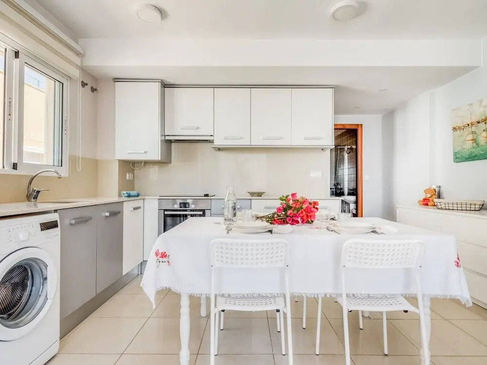Spacious Holiday Home in Oliva With Swimming Pool