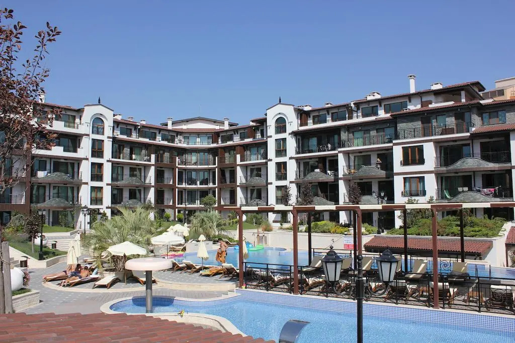Rose Gardens Apart Hotel