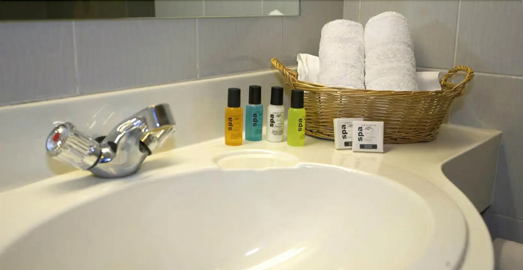 Potters International Hotel