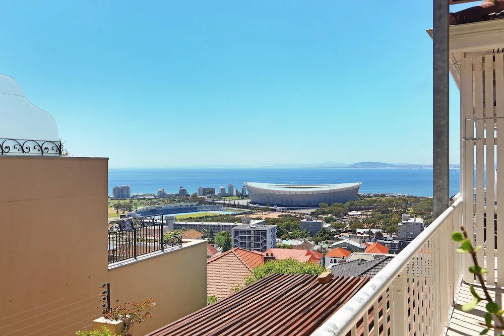 Spacious 3bed Apt Overlooking Cape Town Panova