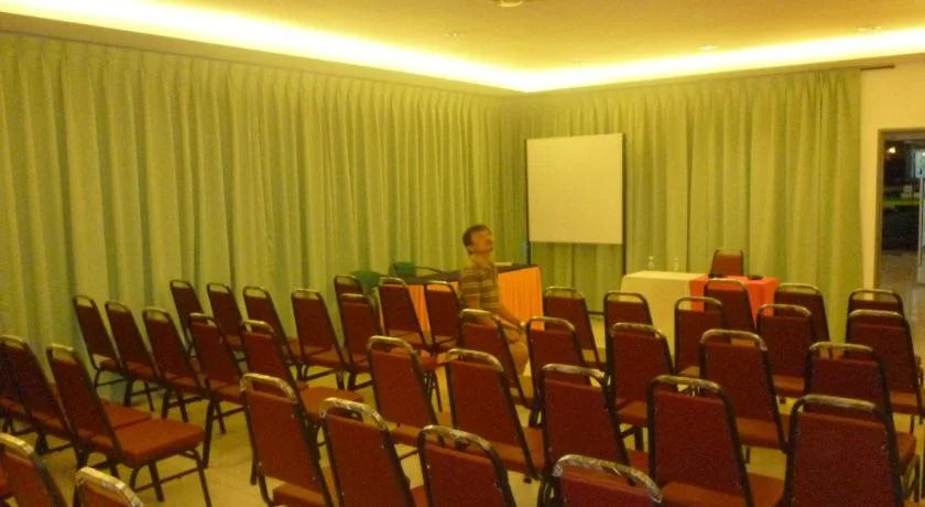 G Six Hotel