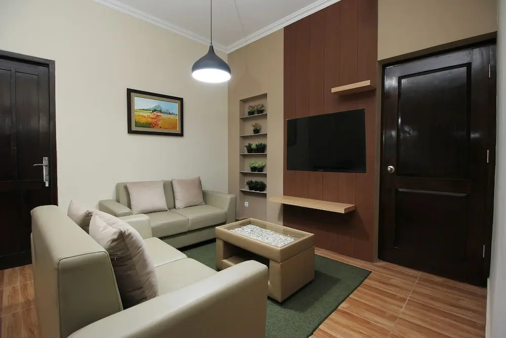 Omah Gedongkuning Syariah Homestay by OYO Rooms