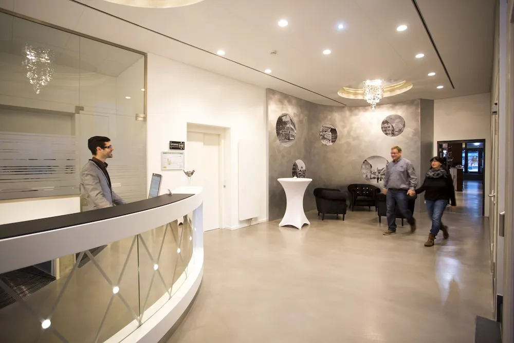 Digital Hotel Kronjuwel by BRIGHT Waldkirch - Self Check-In I NIRO