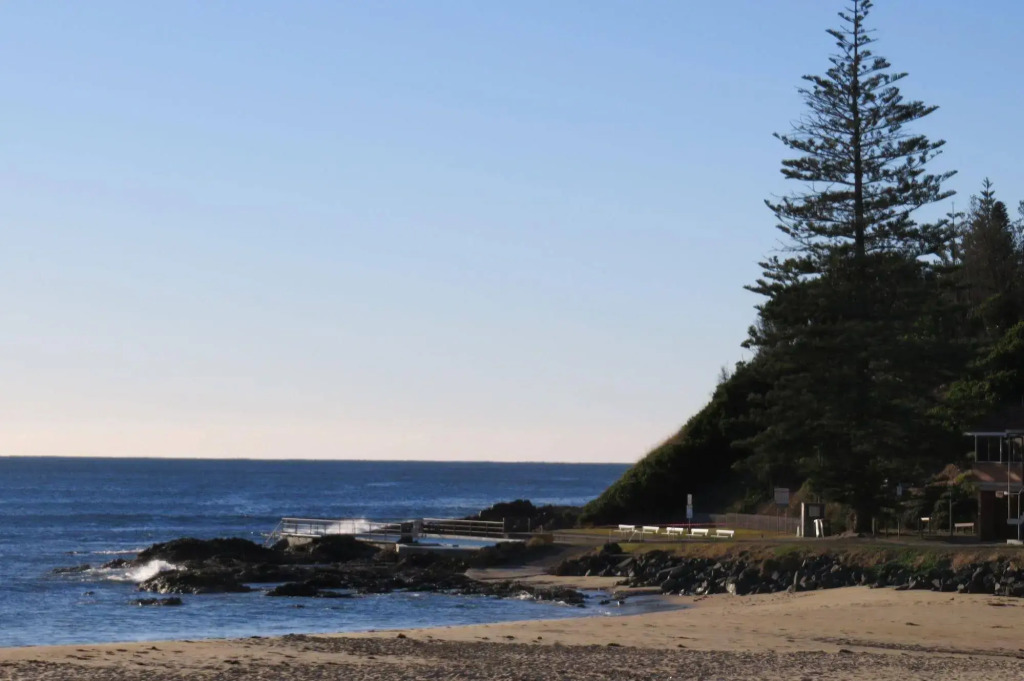 Beachfront Hallidays Point