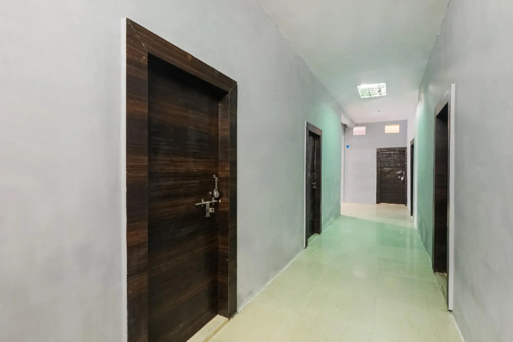 SPOT ON 47617 Hotel Suraj Vatika