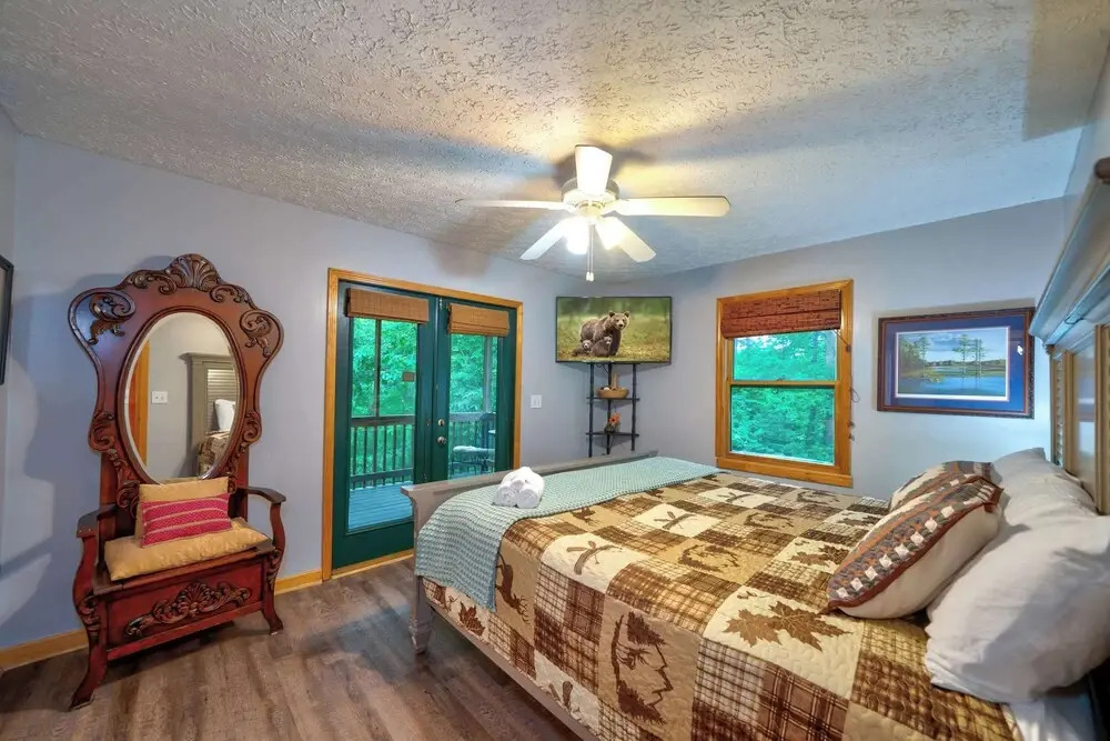 Mountain Community Home In Ellijay! Games, Private Hot Tub and Sunsets!