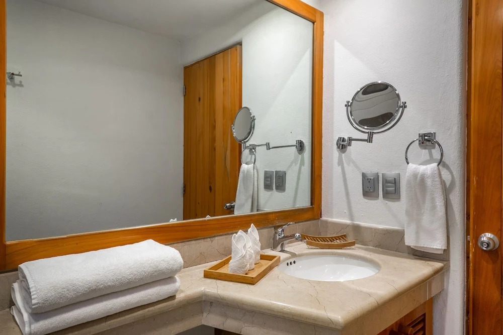 Costa Brava Apartments I Ocean Front