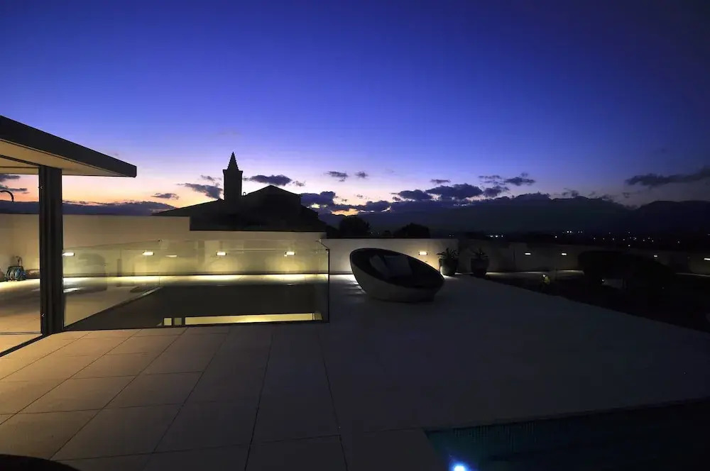 Montblau in Buger With 4 Bedrooms and 5 Bathrooms