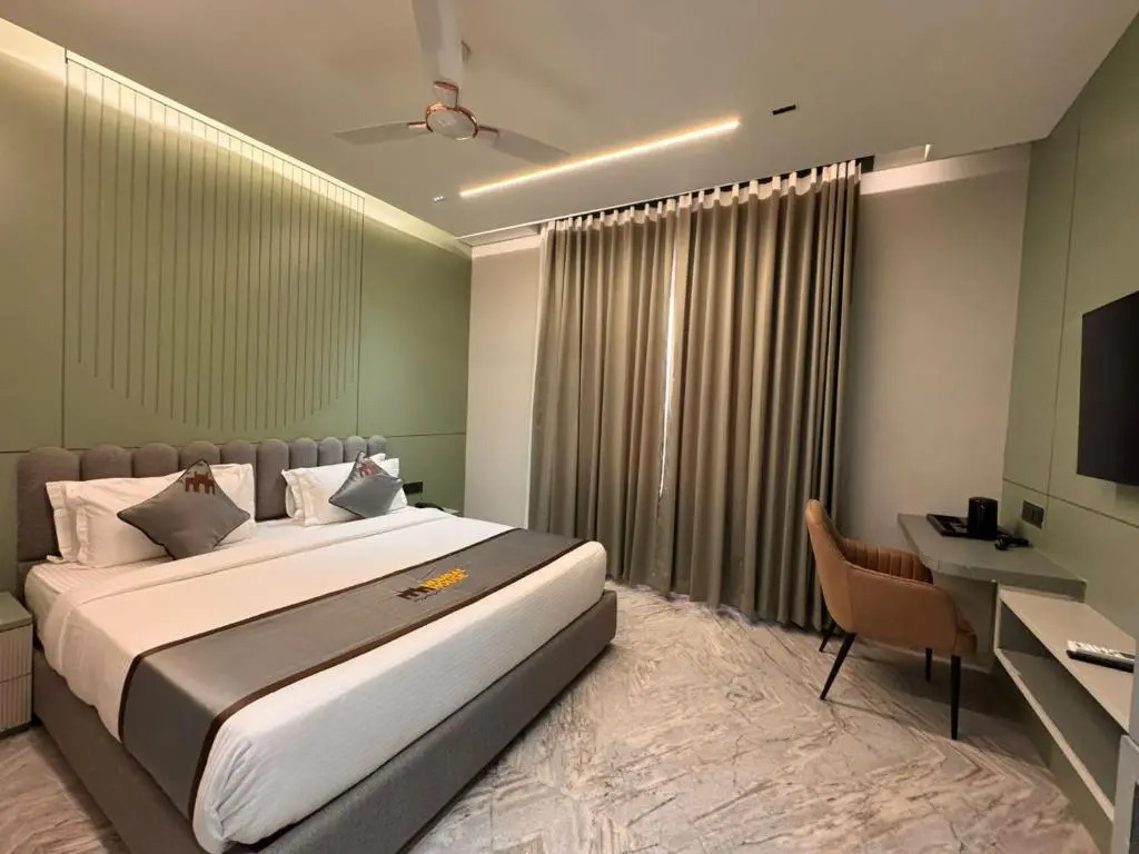Hotel Mumbai House Pithampur