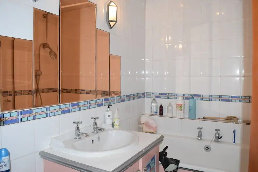Delightful 1 Bedroom Garden Flat, Near To River