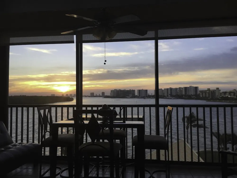 Windward Point 306