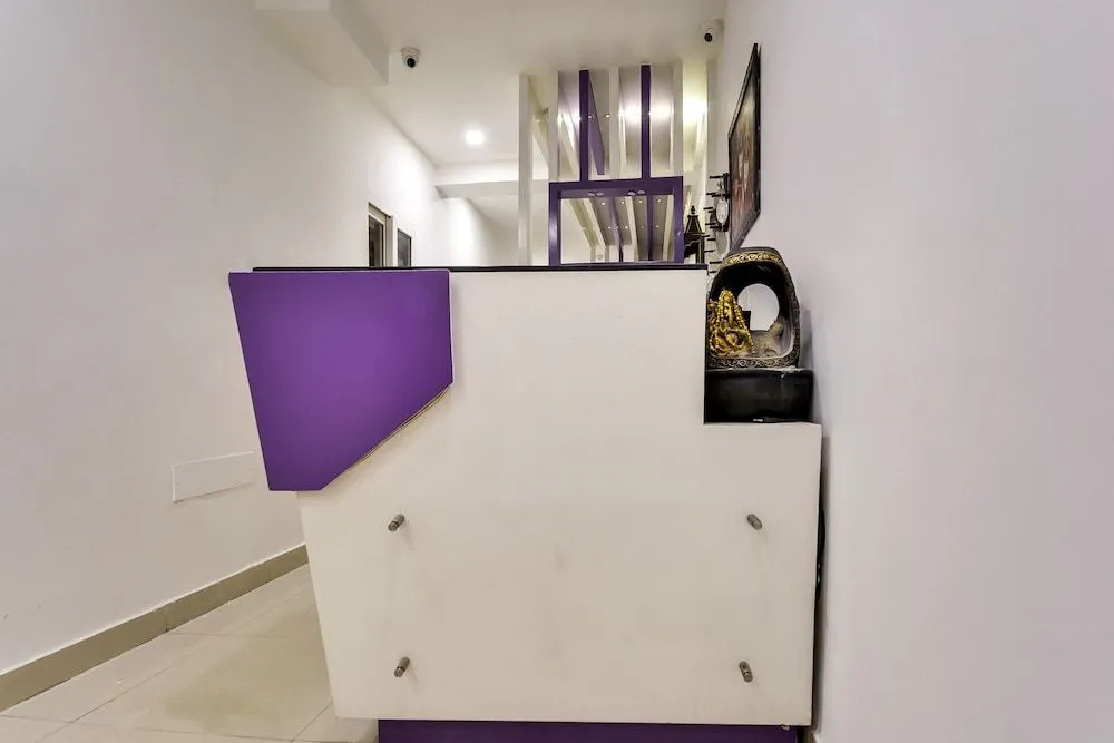 Oyo 60737 Hotel Purple Residency