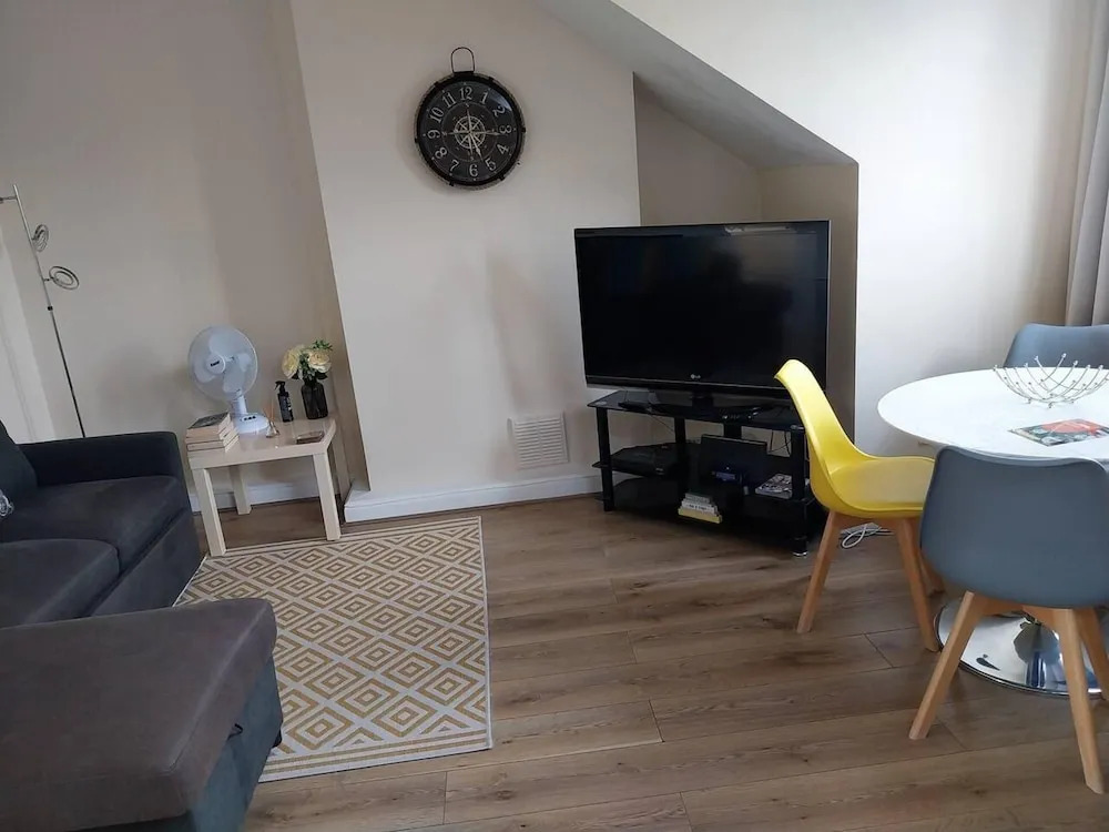 Leeds Cute 1 bed Apt, Garden, Free Wifi & Parking