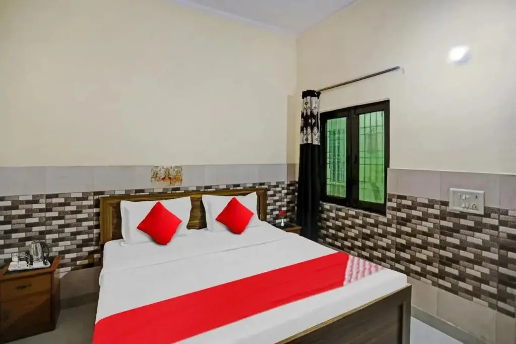 OYO Flagship Kashvi Palace Near Usmaanpur 1st pusta