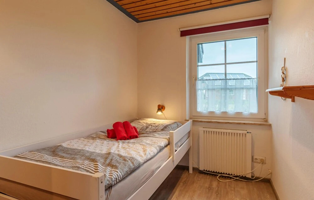 Awesome Apartment in Friedrichskoog-spitze With 2 Bedrooms and Wifi