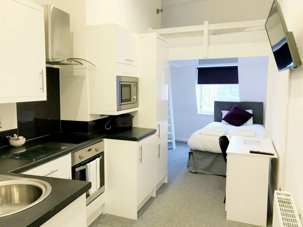 Fox House, Studio Apartments