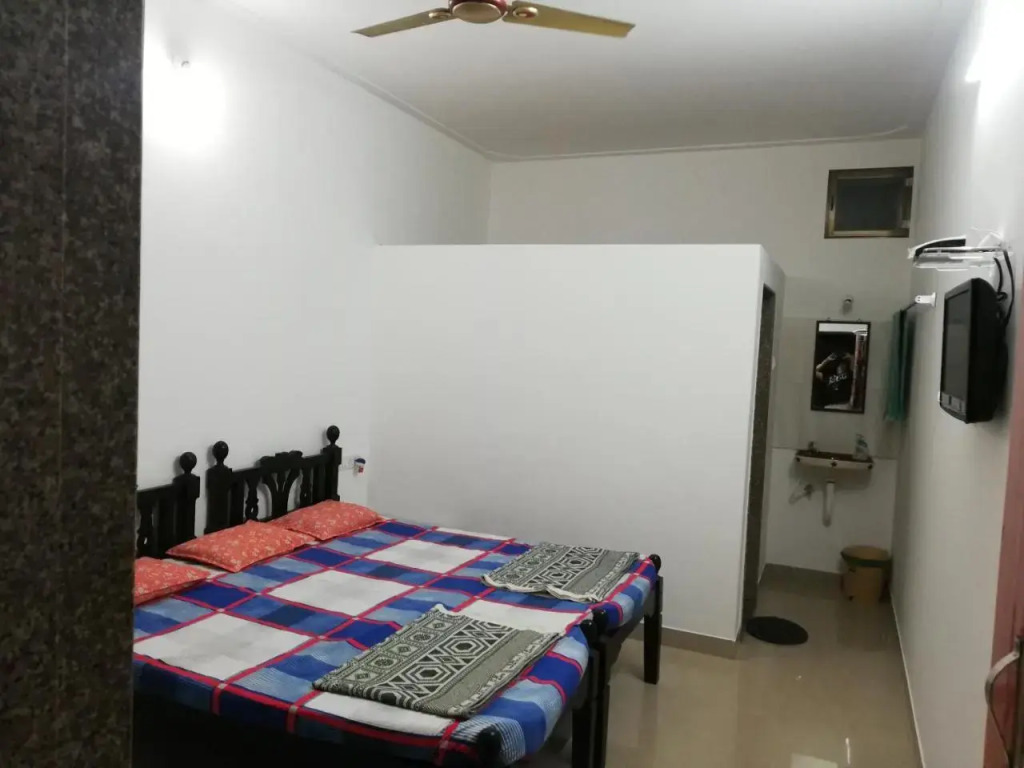 Adarsh Niwas