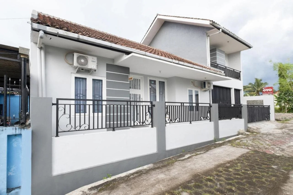 OYO 2727 Nareswari Guest House