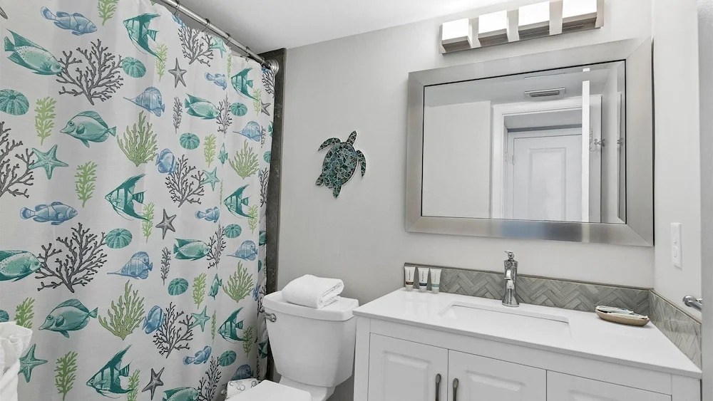 Anchorage Resort Siesta Key 6th Floor 2 Bedroom Condo Beach Access 0890