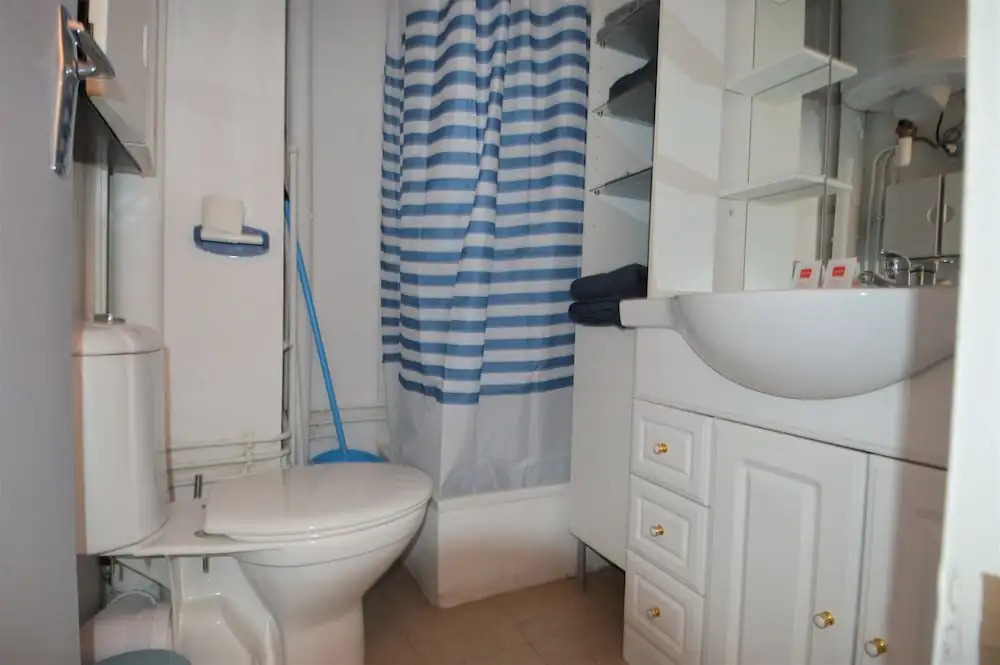 Charmant studio avec balcon à 20m de la mer