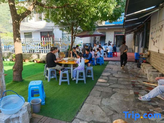 Qingjing Hostel
