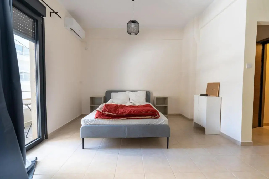 Ag. Ioannis metro station studio 1 bed 2 pers