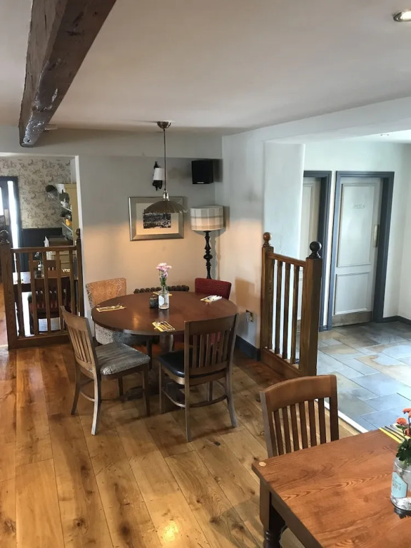 Feildens Arms Hotel