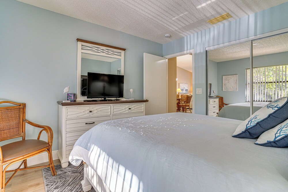 Resort-style Condo 6 Mi to Bradenton Beach!