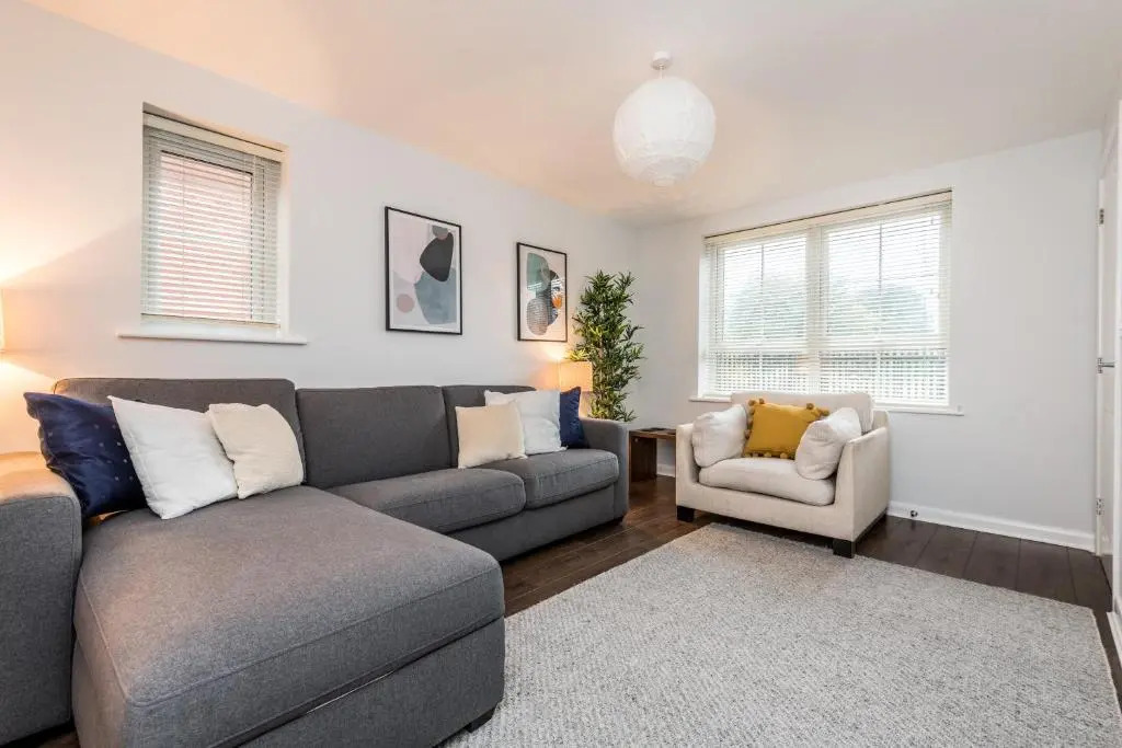 Host Apartments Homely 3 Bedrooms-sleeps 8 Parking