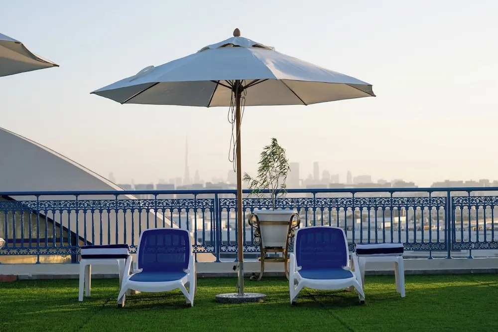 Luxe Grand Hotel