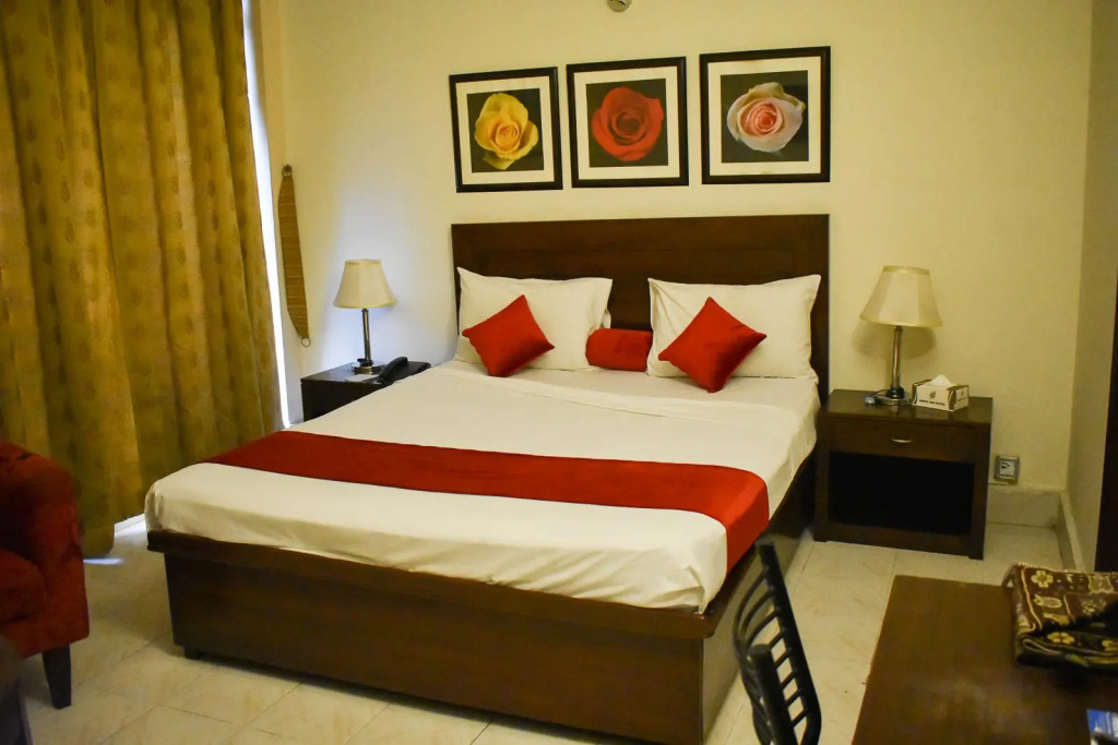 Herfa INN Hotel Lahore