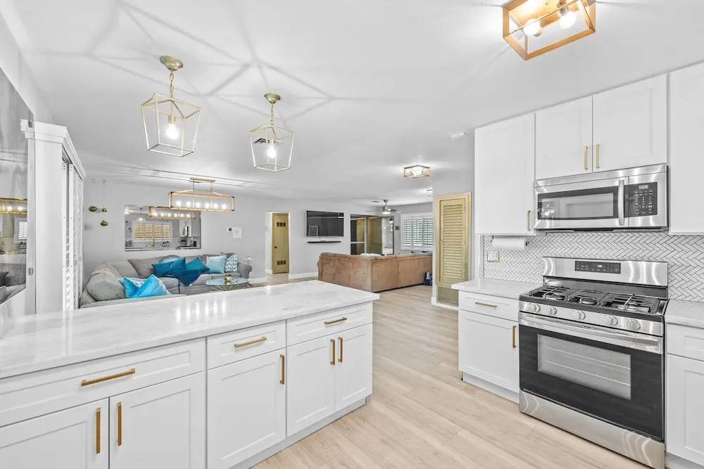 4bdrm 2 Bath Pool Close To Strip & Conventions