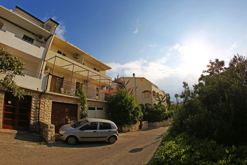 Apartments and Rooms Zvjezdana