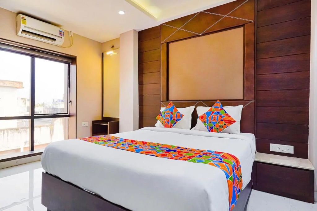 FabHotel Eros 211 - Nr Sreebhumi