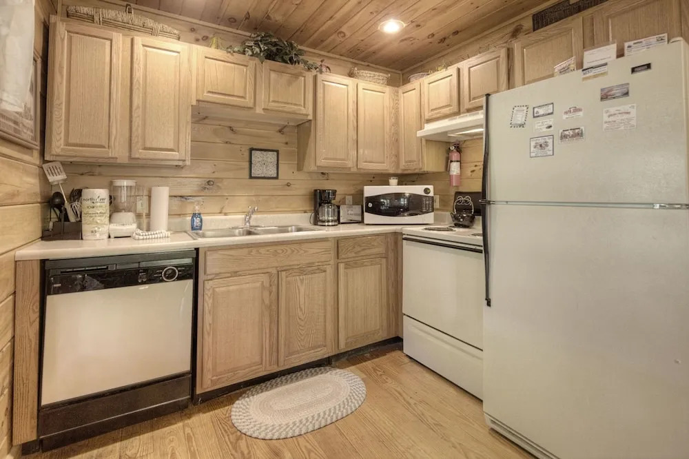 Heavenly Heights by Heritage Cabin Rentals