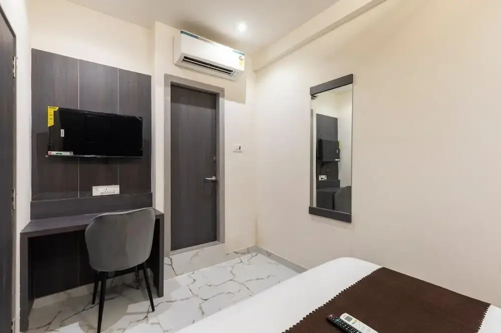 Hotel Artilla Borivali
