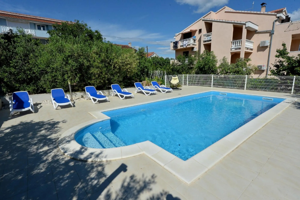 Olive Garden - Swimming Pool - A3
