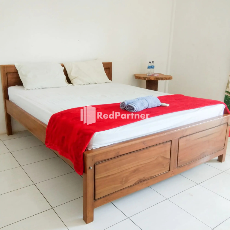 Flores One Love Homestay Hostel and Tours