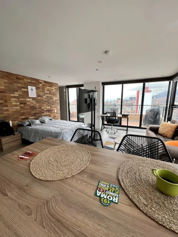Charming Chapinero Lodge Urban Retreat w
