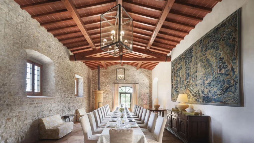 Luxury villa just 14 km from Florence. Sleeps 16 with hydromassage, sauna & gym!-Villa Il Forte