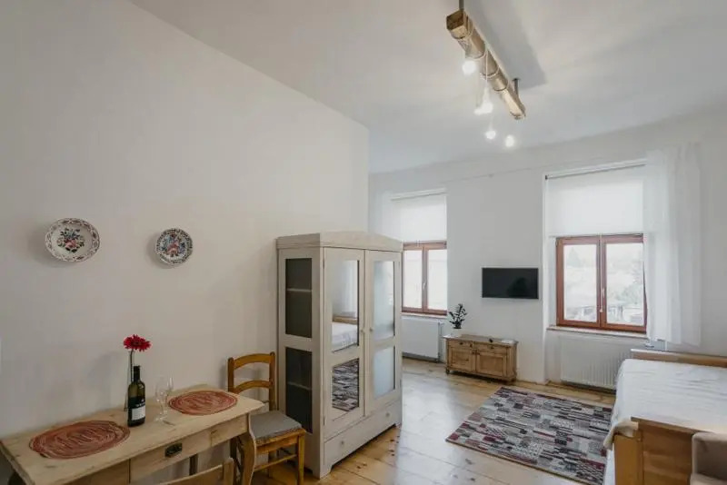 Apartmán 3, Suvorovova 158