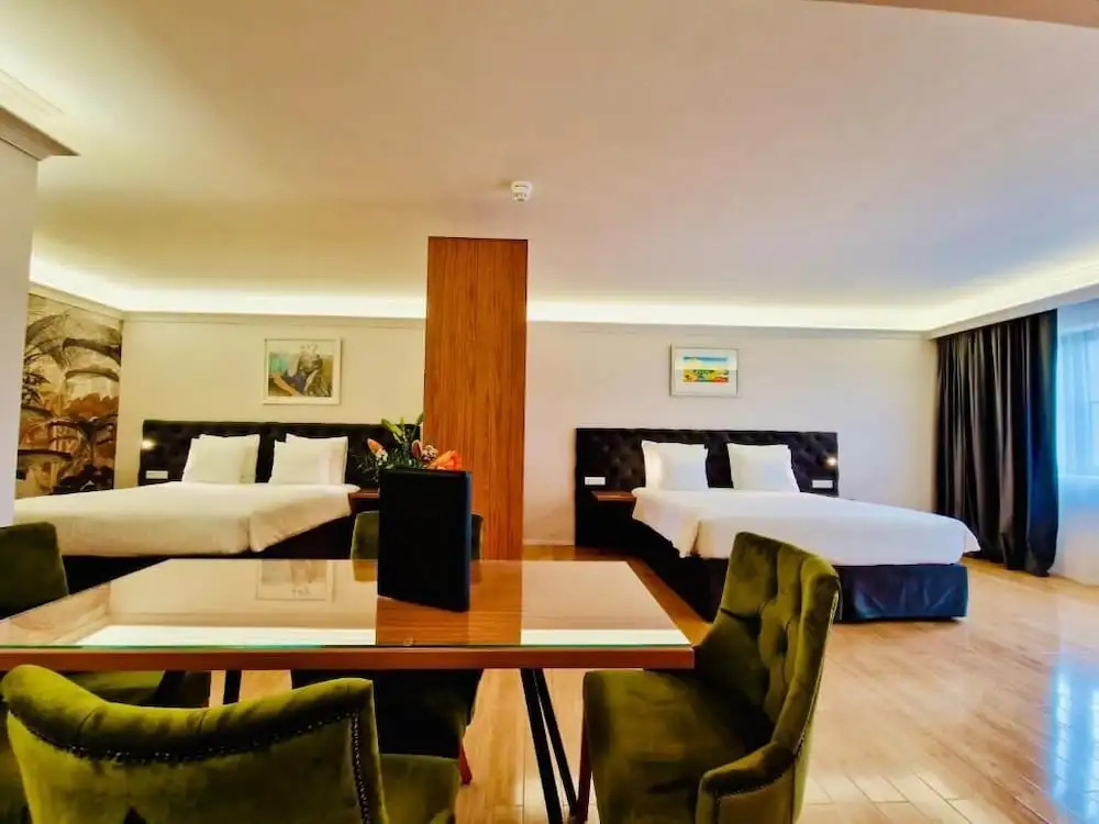 Chasse Residency Hotel