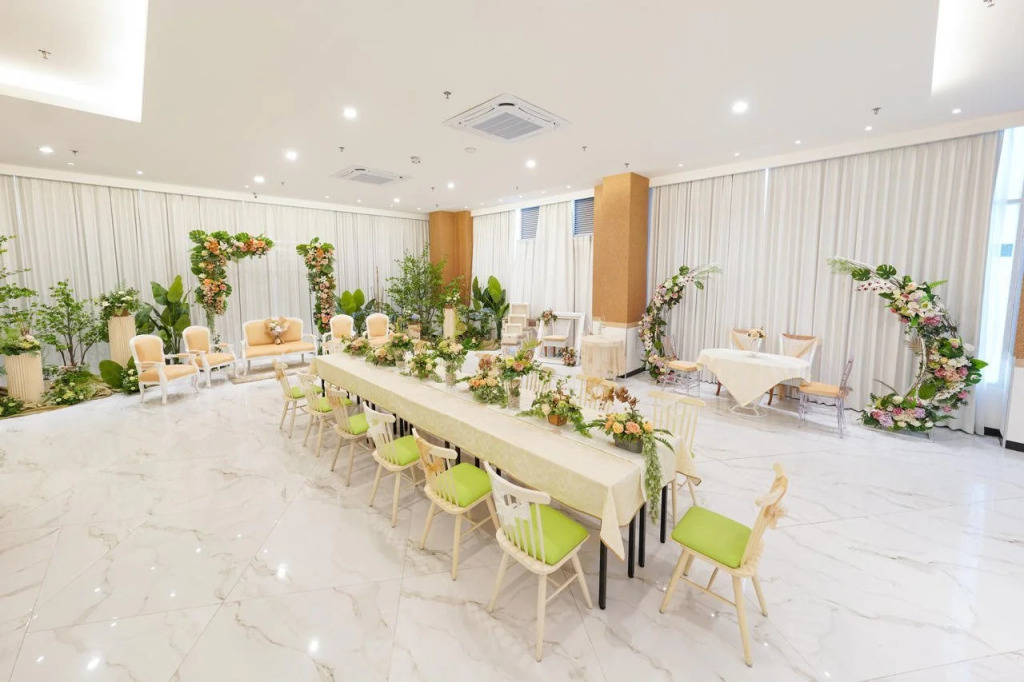 Heef Hotel