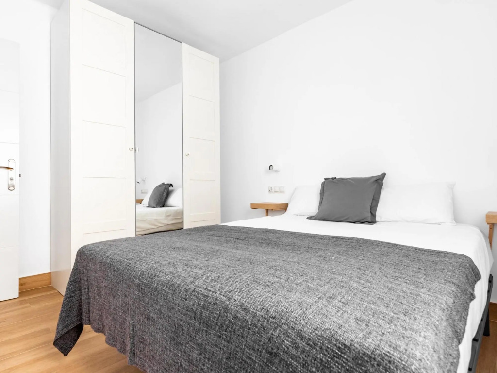 CERVANTES Apartment 11 2BR 1BT