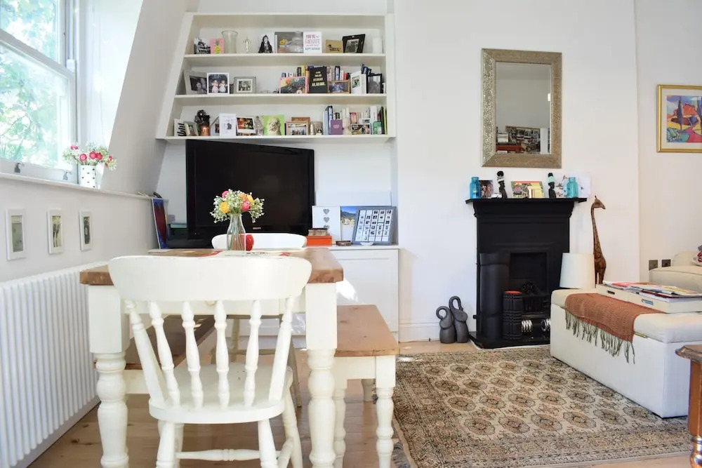 2 Bedroom Top Floor Apartment in Islington