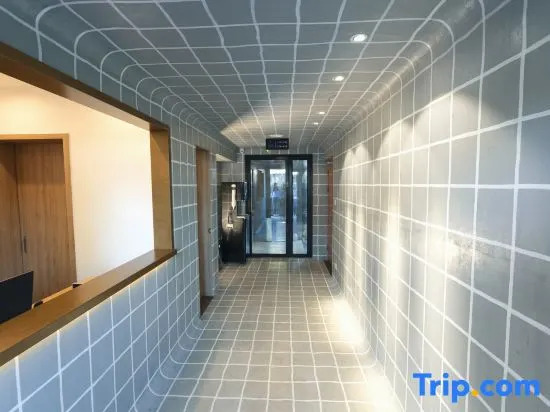 Wohkoon Traveling Sun Hostel (Beijing Drum Tower Shichahai Metro Station Store)