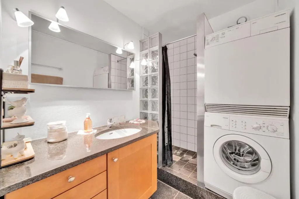 La Prom - a two bedroom apartment with a sea view