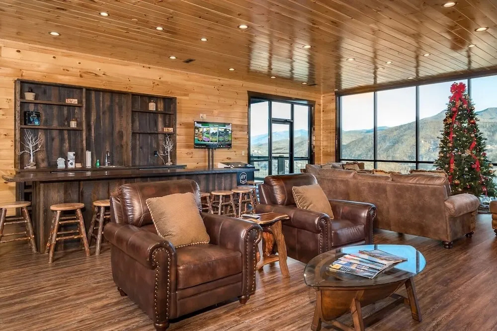 Greystone Pointe Lodge 15 Bedroom Residence by Redawning